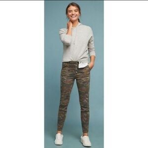 Anthropologie Slim Camo Button Fly Jefferson Utility Pants Size 28!